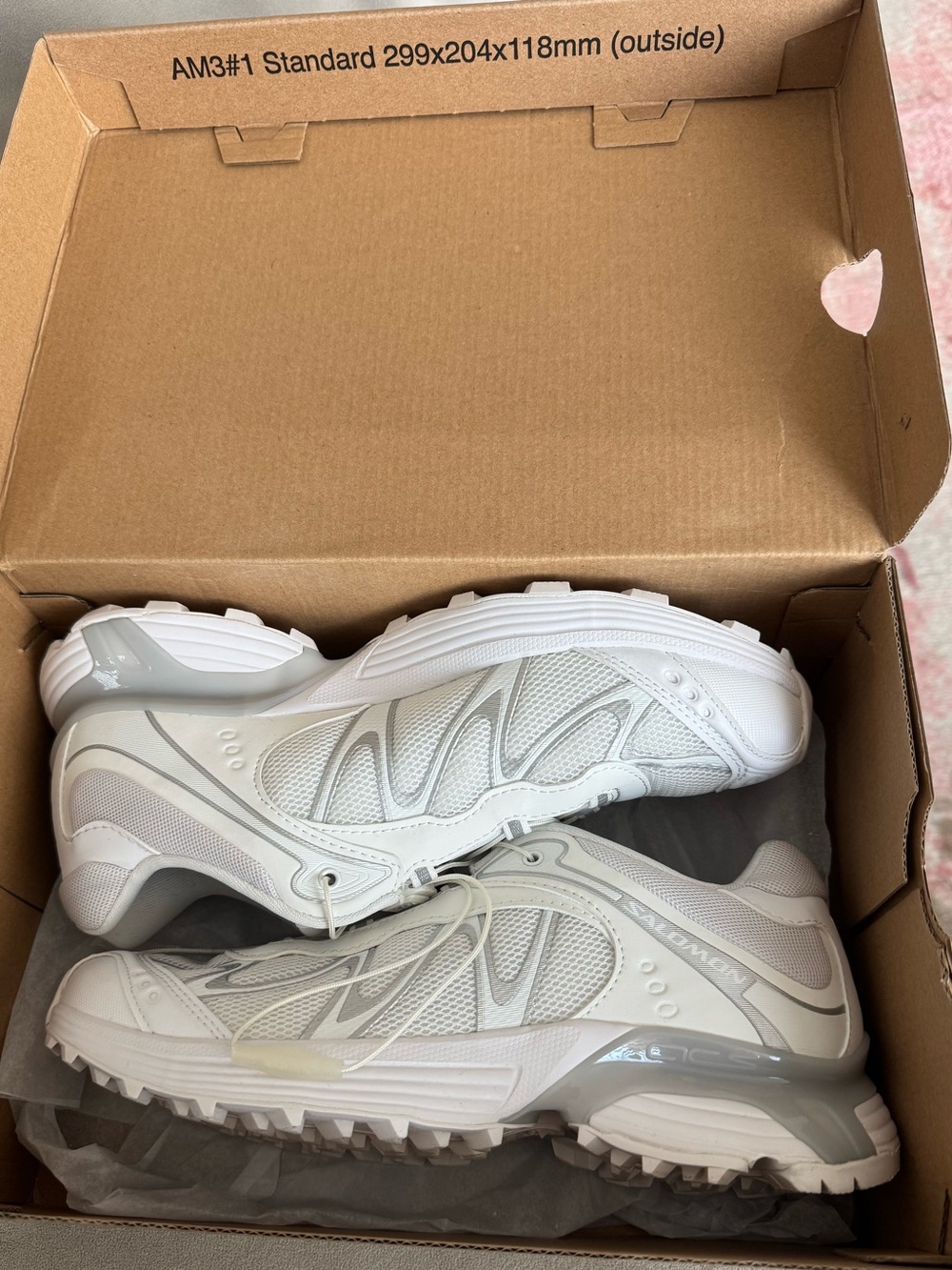 SALOMON SIZE 6.5!!
